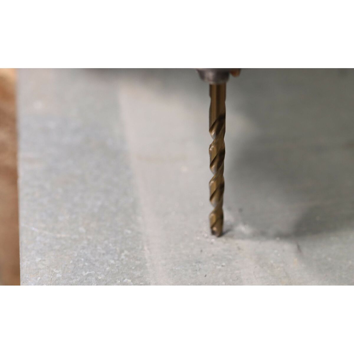 V6H87647D7460A286744C4D797573F94911R3446004P3