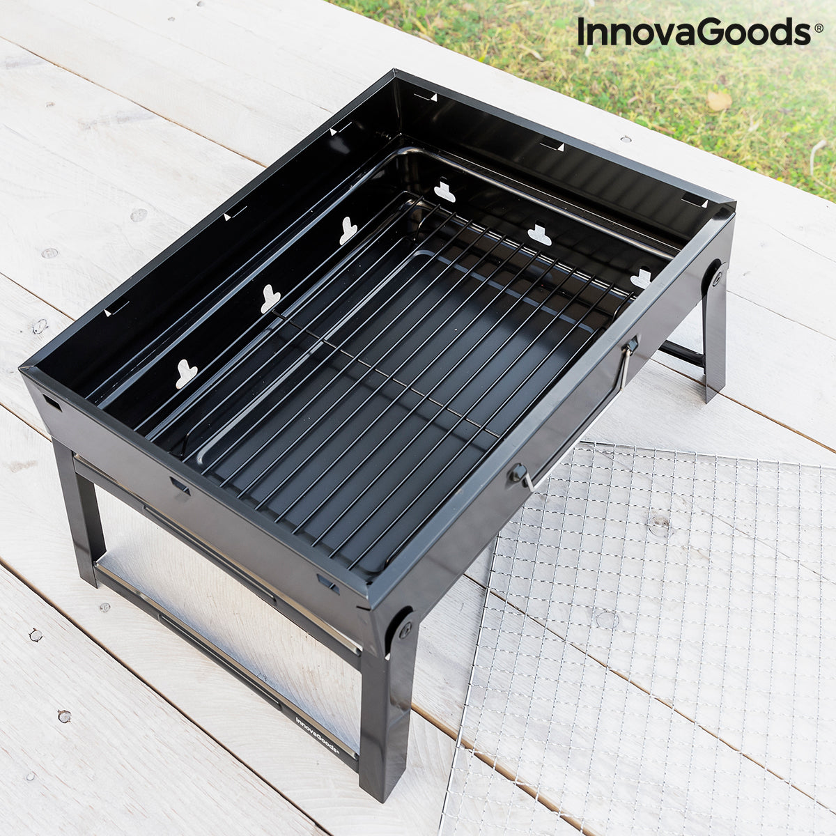 Sammenleggbar bærbar grill for bruk med kull BearBQ InnovaGoods